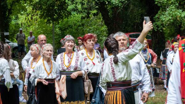 Тракийският фестивал Богородична стъпка завладя Старозагорските минерални бани