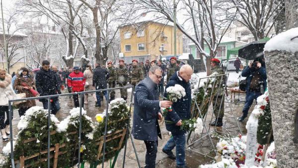 Стара Загора се поклони пред подвига на Васил Левски 152 години след героичната му гибел