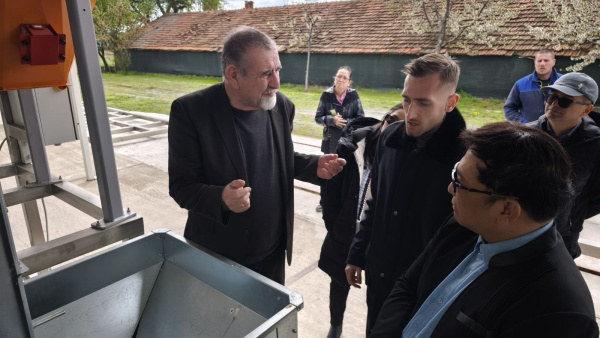 Делегация от Комисията по климата на Филипините с интерес към пречистващите технологии на  Елфитех