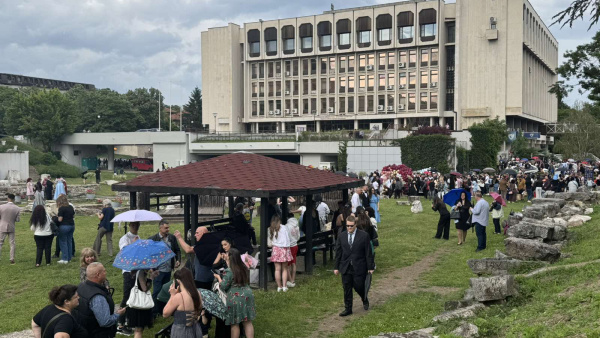 Стара Загора изпраща зрелостниците на Випуск 2025 от 21 училища (СНИМКИ)