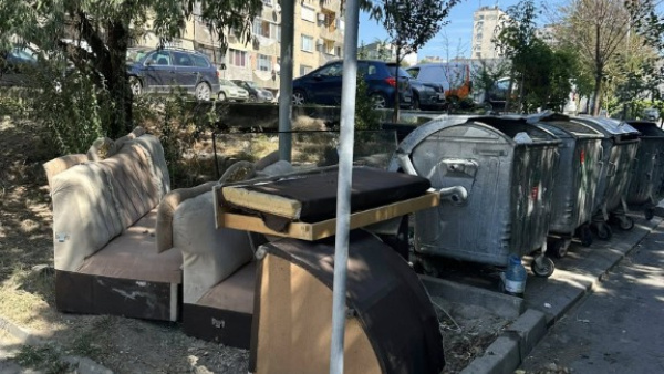 Стари вещи около контейнерите за смет е най-честото нарушение в Стара Загора