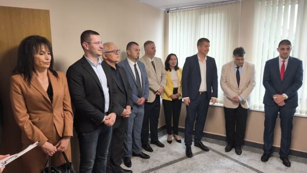 Министър Георги Вълчев участва в откриването на ремонтираното общежитие към Спортно училище Тодор Каблешков