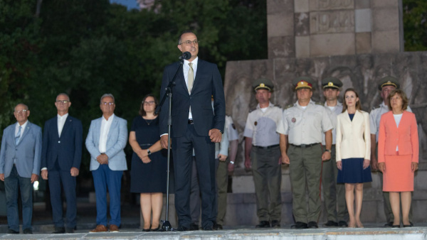 Кметът на Чирпан Ивайло Крачолов: Съединението - урок за единство, памет и отговорност към бъдещето