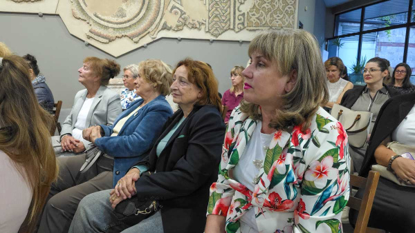 Приятелска среща с писателката Мария Лалева проведоха дамите от  Зонта клуб Иринополис