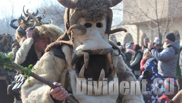 Кукерският фестивал  Сурва  в Перник оживява виртуално (снимки)