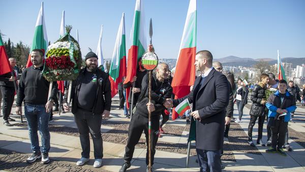 Стара Загора се поклони пред героите на 3 март