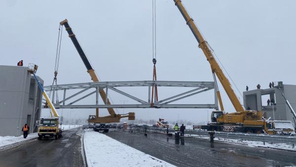 Металик  АД произведе и монтира три 70-тонни пешеходни моста за София