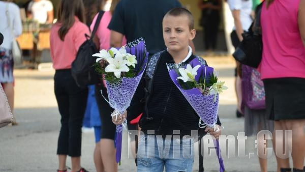 Откриха новата учебна година със санирани и обновени училищни бази в Стара Загора