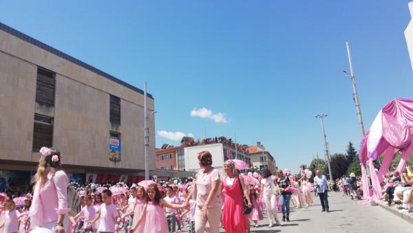 10 000 гости събра кулминацията на празника в Казанлък