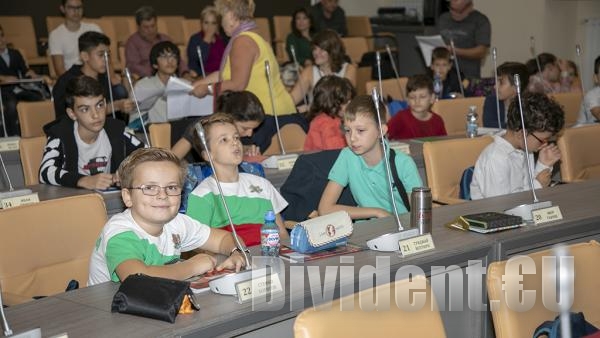 Над 100 деца се включиха в първите лекции на Академията за компютърни и природо-математически науки