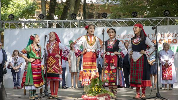 Хасковска школа за народно пеене спечели наградата на кмета на Богородична стъпка