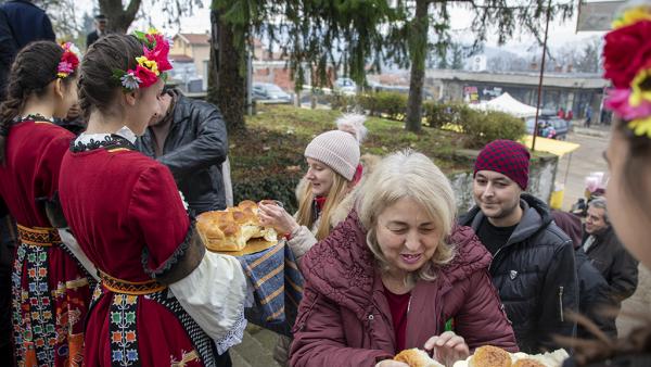 Змейово отпразнува 100-годишен юбилей на прочутия змейовски пелин