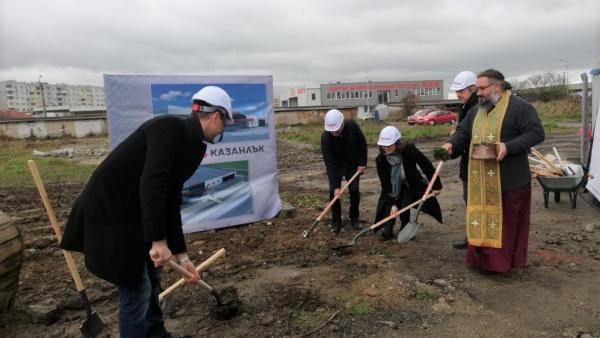 Мастерхаус инвестира 7,5 млн.лева в нов хипермаркет в Казанлък