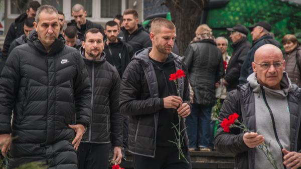 Легендите не умират! Зелените фенове се поклониха пред великия Петко Петков