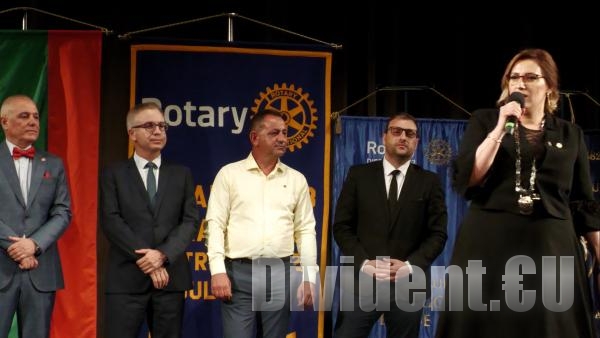 Президентите на 7 ротариански клуба смениха огърлици в Стара Загора (ВИДЕО)