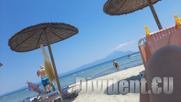 Добре дошли в Каламици или краят на безплатните чадъри в Гърция
