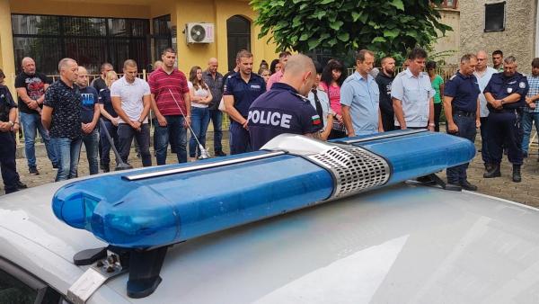 Полицаите от Стара Загора с минута мълчание за загиналите си колеги в Бургас