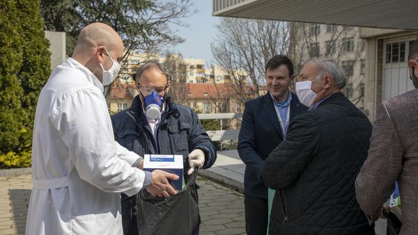 Общинските съветници от ГЕРБ и Емил Христов дариха тестове на УМБАЛ  Проф. д-р Ст. Киркович”