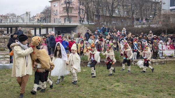 Над 600 участници събра  Фестивалът на маскарадните игри в Стара Загора