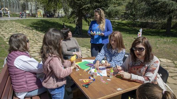 Деца изпъстриха зоопарка в Стара Загора с великденски яйца и усмивки