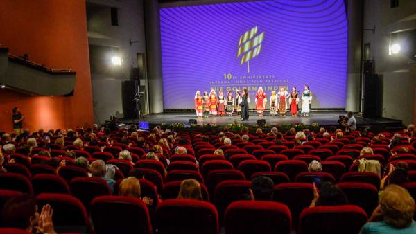 Кинофестивалът  Златната липа  връчи наградите си на стилна церемония