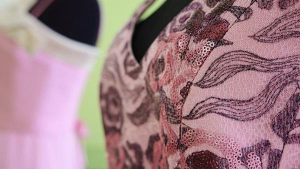 Дизайнерката Жени Живкова представи ушитите от нея рокли за Царица Роза