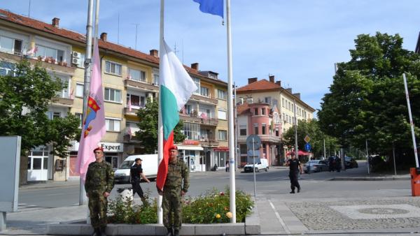 Днес Казанлък отбелязва своя празник в условия на противоепидемична сигурност