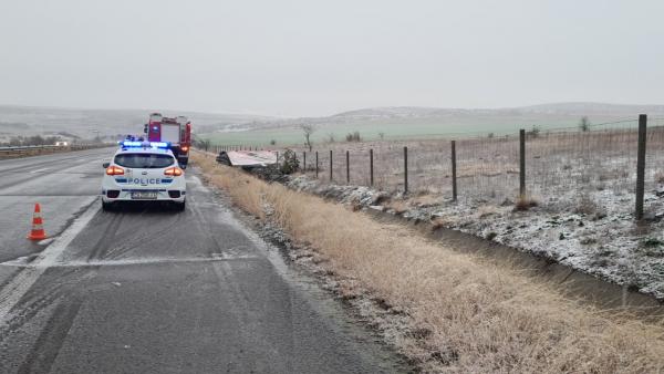 Шофьор оцеля по чудо след катастрофа в билборд на АМ Тракия