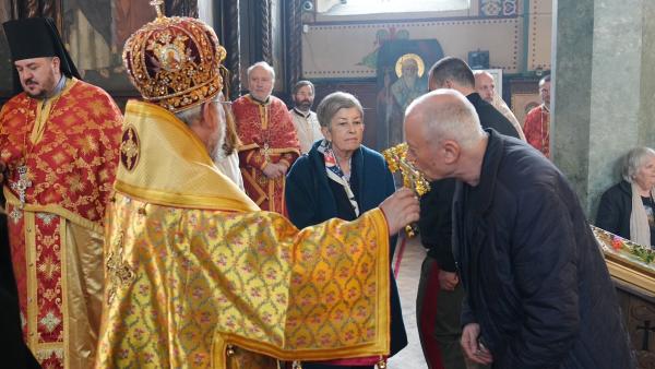 Старозагорският митрополит Киприан отбеляза рождения си ден с литургия