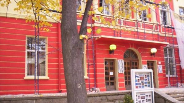Месец април ще бъде наситен с културни събития в Казанлък