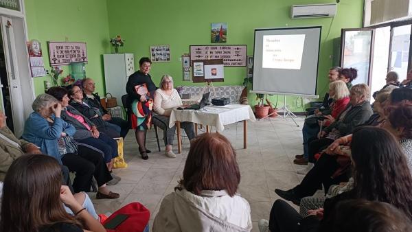 Снежана Маринова представи книгата  Мозайка от миналото на Стара Загора  в село Оряховица