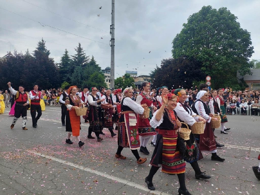 Ограничава се движението в централната градска част на Казанлък заради Празника на розата