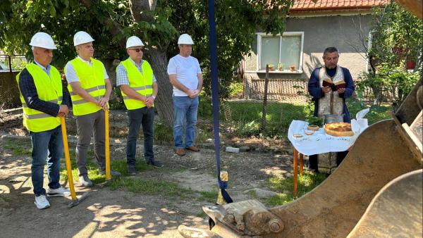 Кметът Кънчо Папазов даде старт на реконструкция на гурковска улица, чакана  40 години