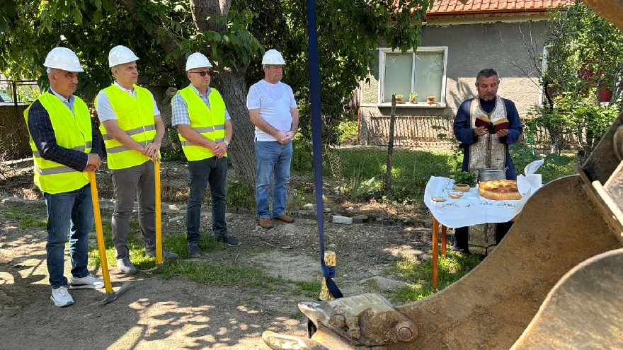 Кметът Кънчо Папазов даде старт на реконструкция на гурковска улица, чакана  40 години