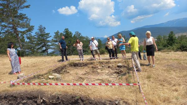 Комисията за статут на крепостта  Асара  заседава в Община Николаево