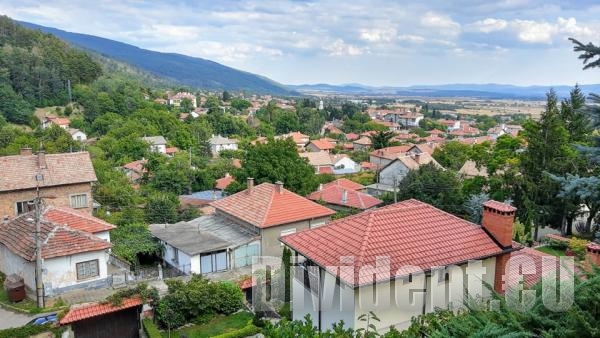 Община Казанлък настоява за максимални обезщетения на засегнатите от градушката в Шипка