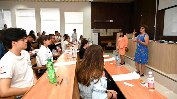 Над 500 кандидат-студенти се явиха на изпит по биология на редовната сесия в Тракийски университет