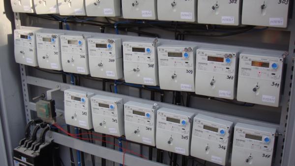 EVN въвежда самоотчитане на електромерите при нови цени на тока от 1 юли