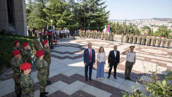 Стара Загора се поклони пред загиналите защитници на града преди 147 години