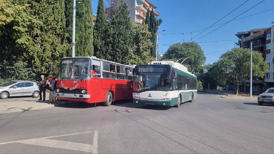 36-годишен ретро тролей привлече вниманието на старозагорци