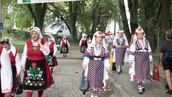 Националният събор  Богородична стъпка  посреща пазители на традициите от 20 области