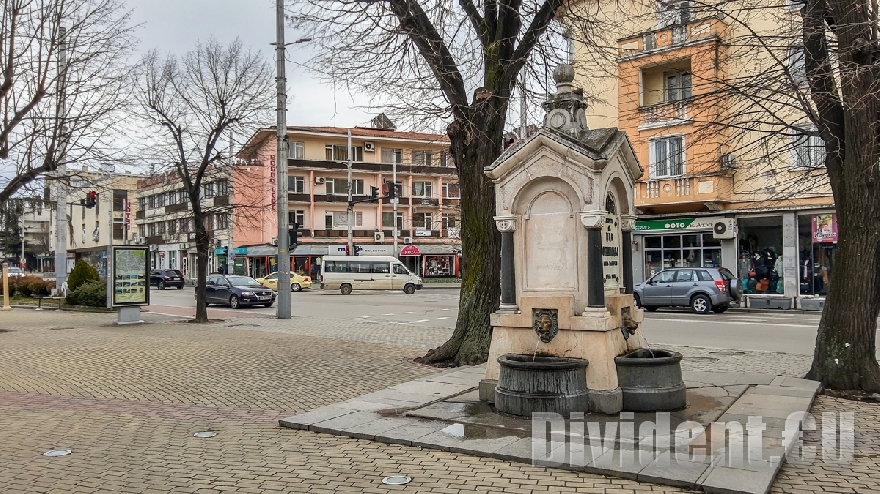 Мъж потроши и обра дузина леки автомобили в Казанлък, влиза в затвора