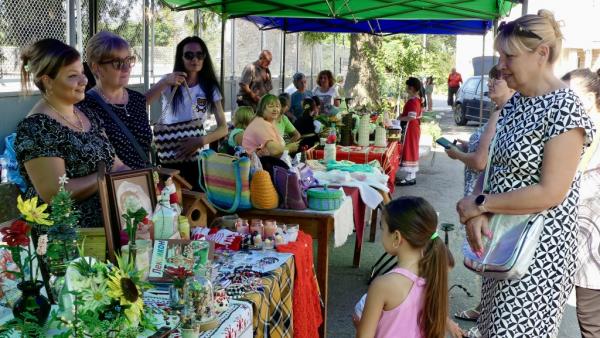 Пъстра изложба припомни сръчността на българката в село Млекарево