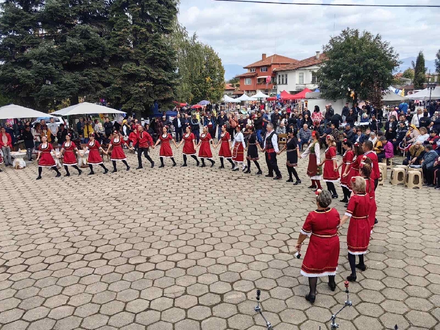 Бузовград  отбеляза своя празник с богата програма