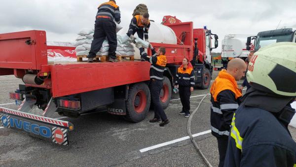 Оборудват доброволното формирование към Община Стара Загора с ново облекло и високопроходим пикап