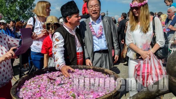 Български парфюм с розово масло ще атакува световните пазари