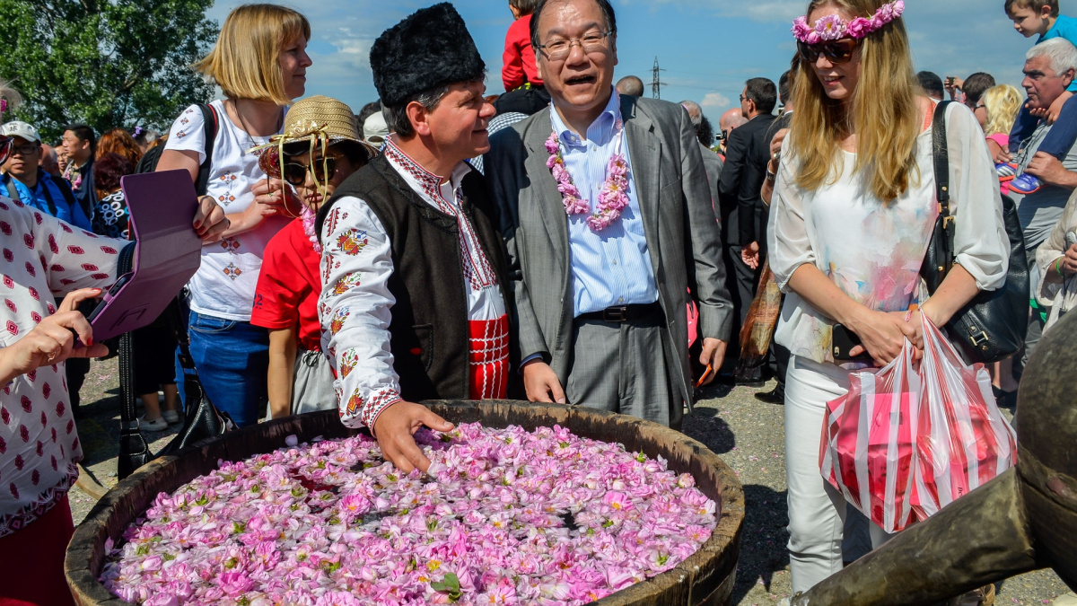 Български парфюм с розово масло ще атакува световните пазари