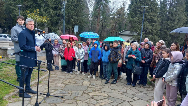 Залесиха декоративни дървета за 130 години парк Аязмото