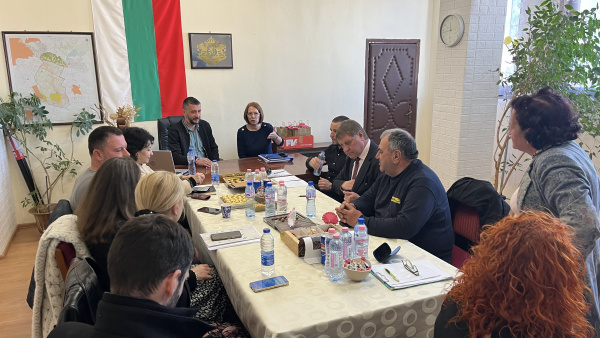 Кметът на Казанлък Галина Стоянова направи изнесена оперативка в Овощник