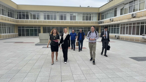 Нидерландска делегация търси стратегическо партньорство в производството на плодове